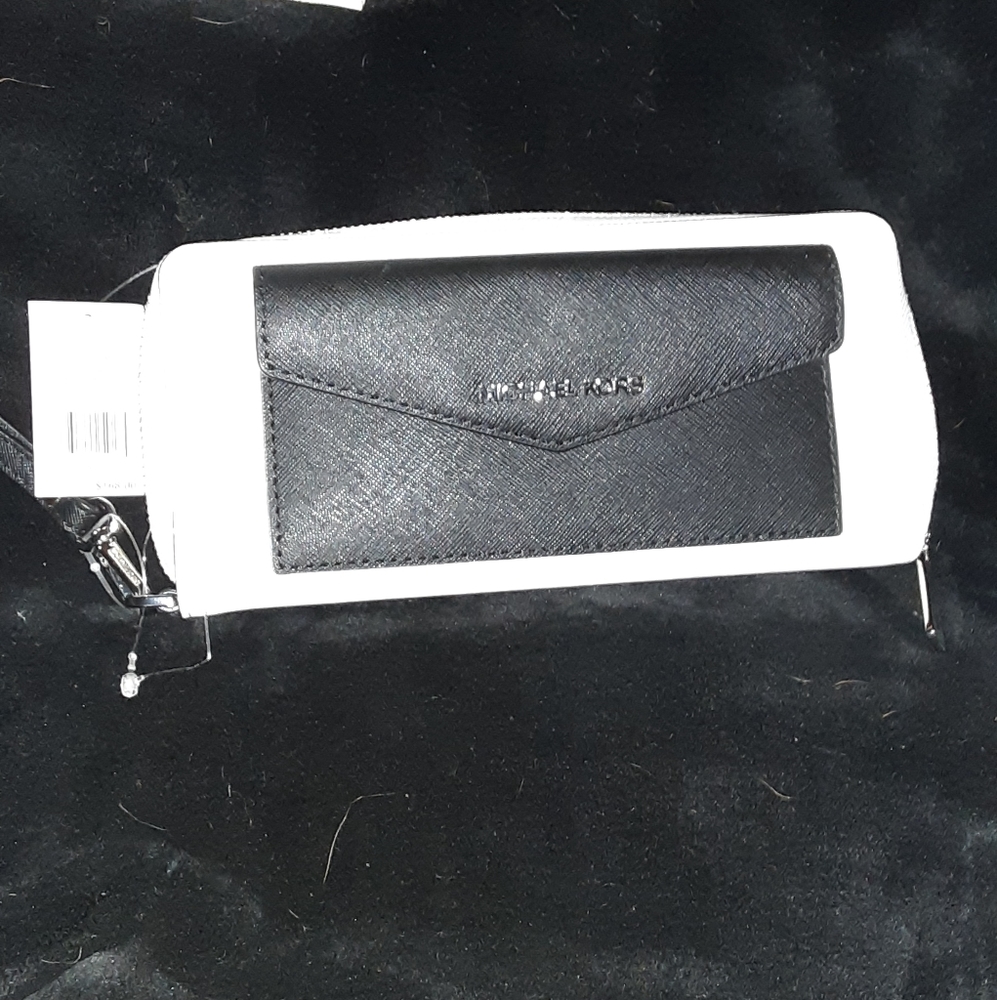 Michael Kors wristlet